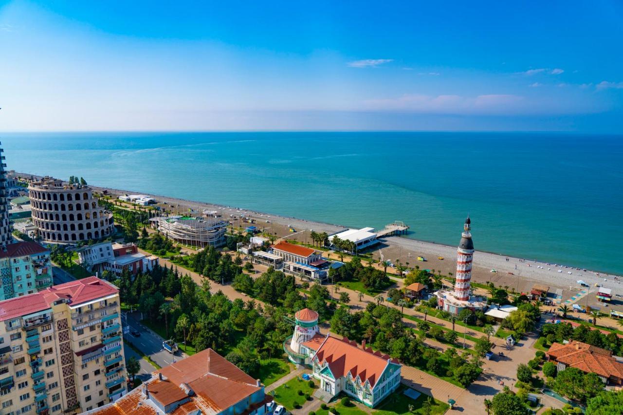 Seaside Resort In New Orbi Twins Batoemi Buitenkant foto