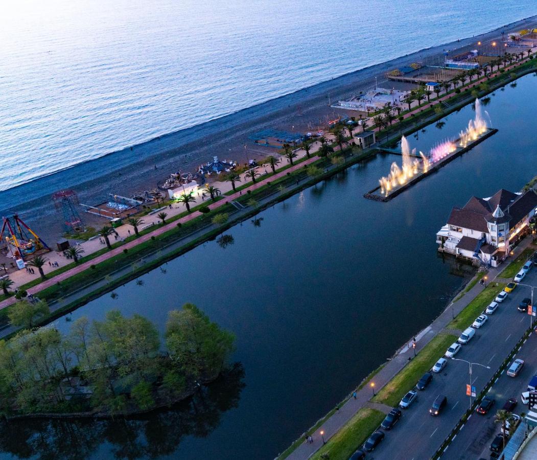 Seaside Resort In New Orbi Twins Batoemi Buitenkant foto