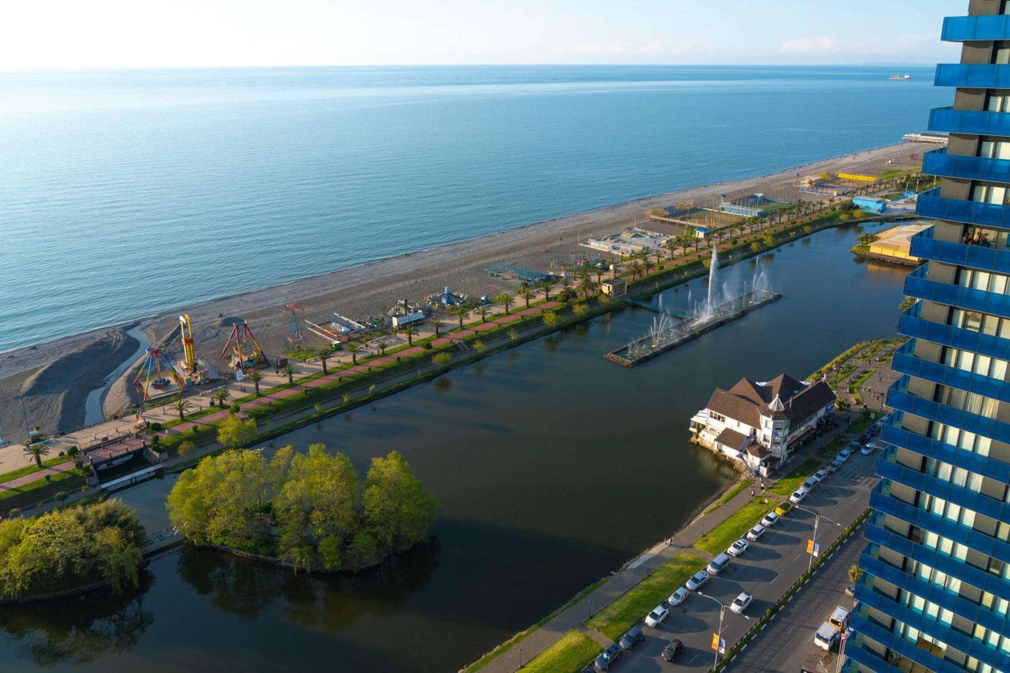 Seaside Resort In New Orbi Twins Batoemi Buitenkant foto